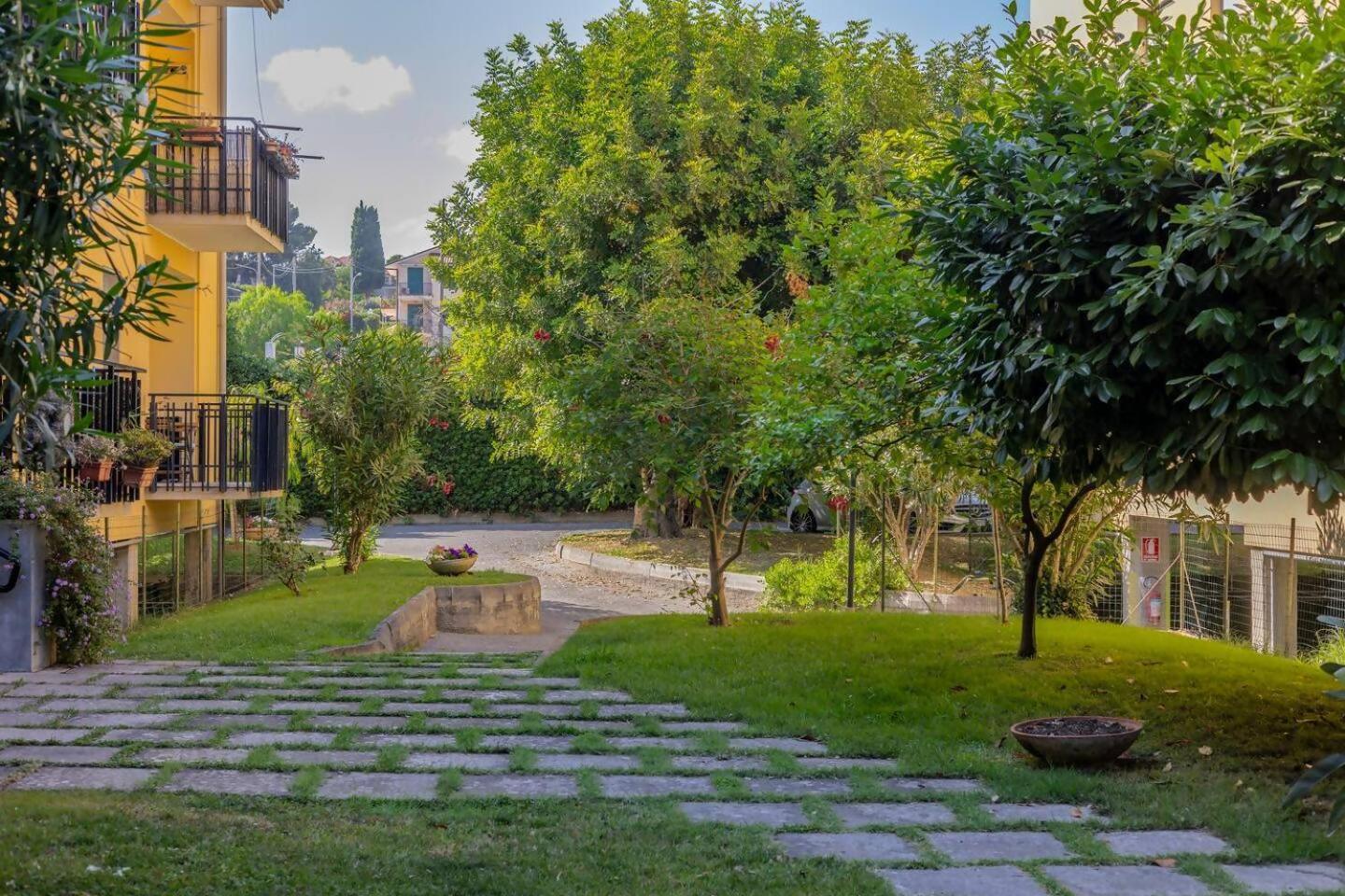 Stiloso Bilocale Terraceparking ดิอาโนมารีนา ภายนอก รูปภาพ